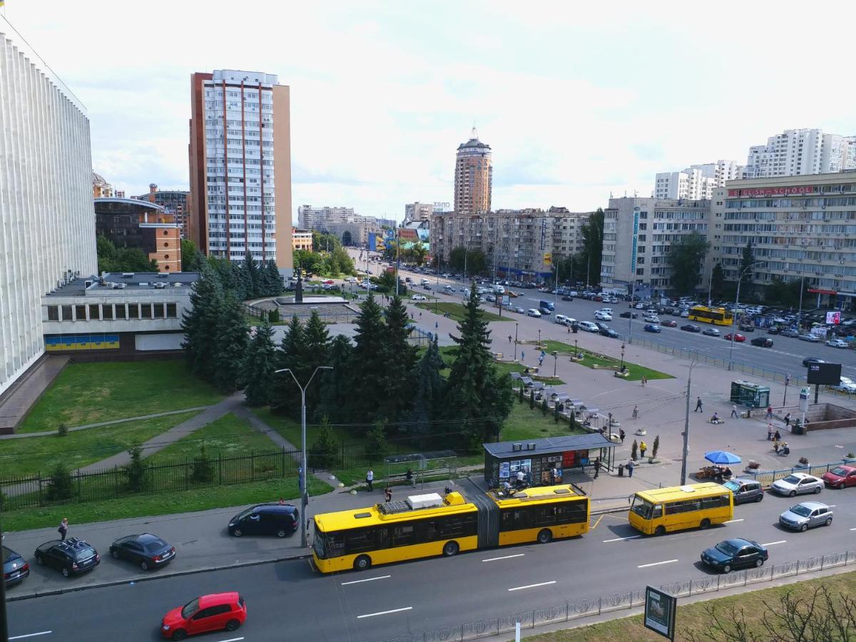 Отдельная Комната С Балконом В Апартаментах, Возле М Печерская كييف المظهر الخارجي الصورة