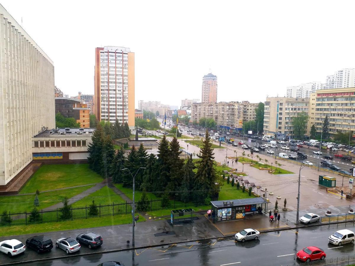 Отдельная Комната С Балконом В Апартаментах, Возле М Печерская كييف المظهر الخارجي الصورة